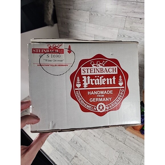 Vintage STEINBACH Nutcracker Winemaker with Tankard & Grapes 18" Wooden w/ Box - Picture 2 of 10